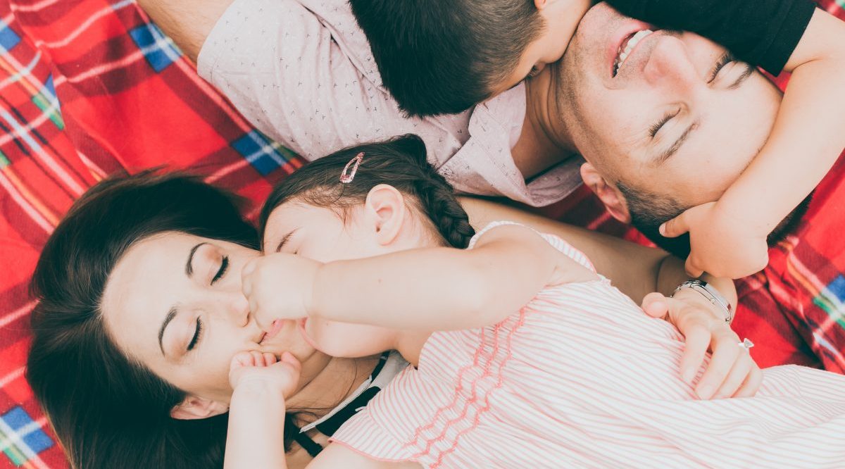 Family Lifestyle Photography Melbourne Photographer Natural Relaxed Park Picnic